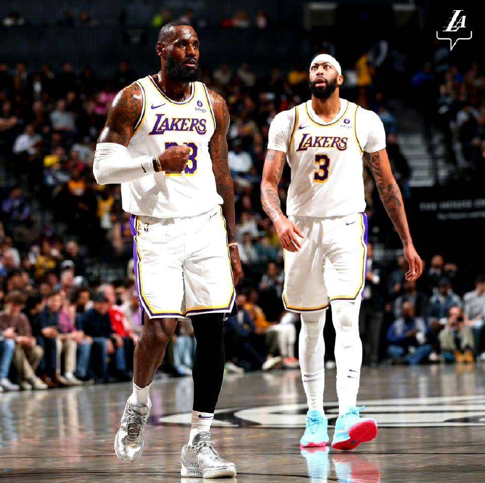 湖人核心高效得分，领队取得宝贵胜利